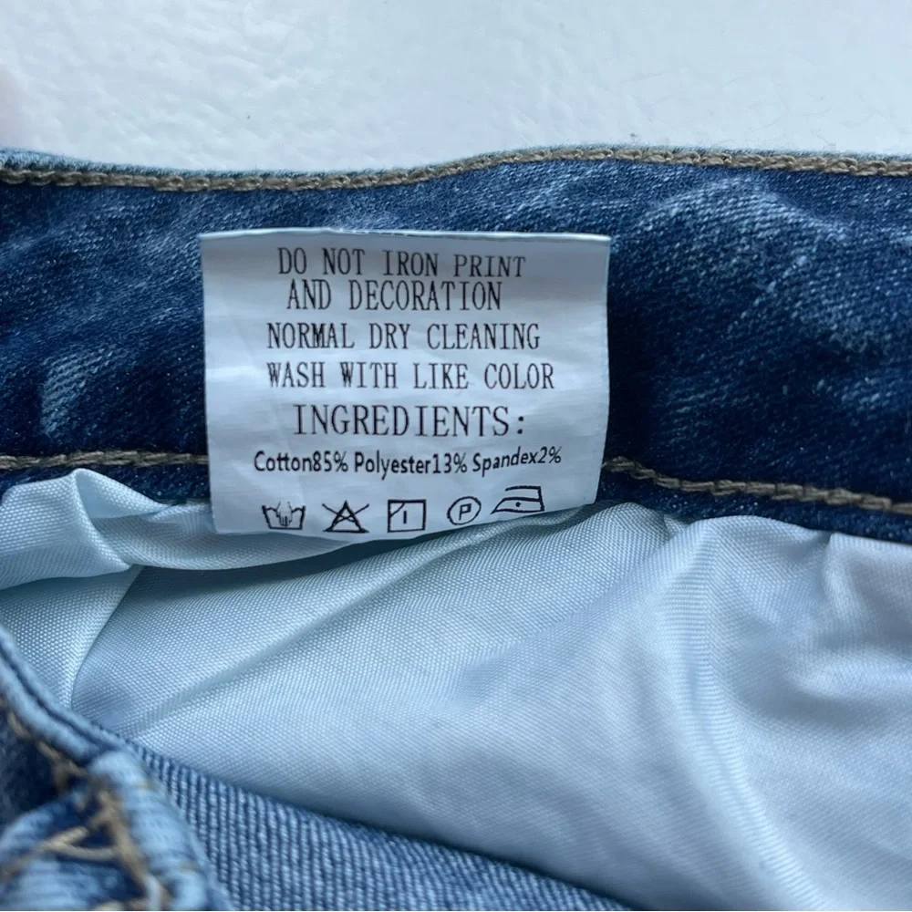 Plus size rainbow heart distressed jean shorts - Picture 14 of 14